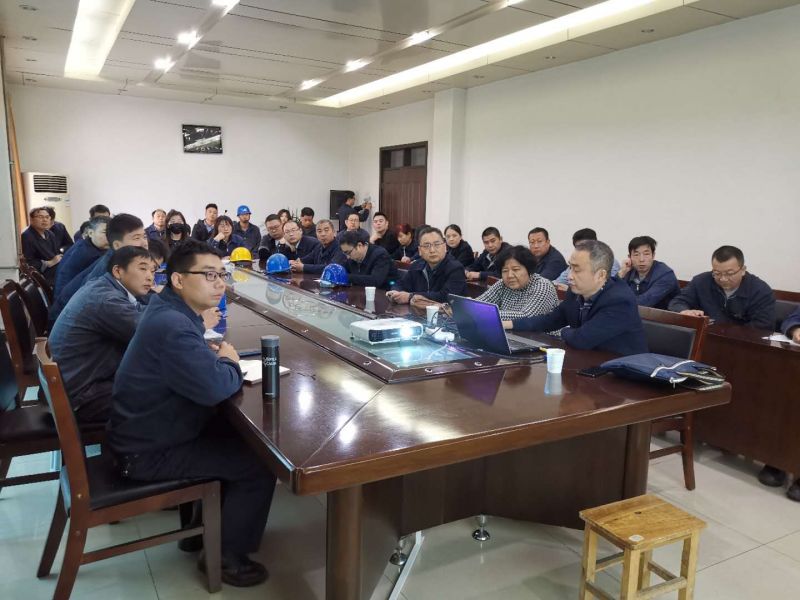 
				   
					學(xué)習(xí)固體廢物防治法、提高環(huán)境治理能力——黃河同力舉辦新版《固體廢物污染環(huán)境防治法》培訓(xùn)班
				 