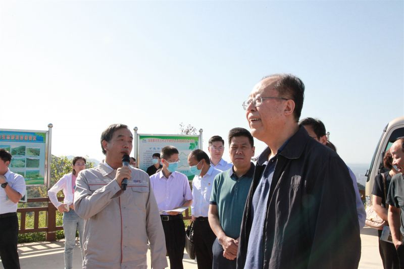 
				   
					河南省人大常委會黨組副書記、副主任馬懿一行到洛陽黃河同力調(diào)研
				 