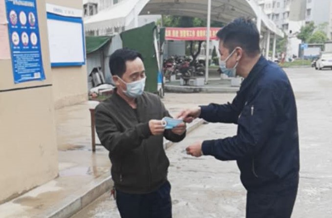 景焦能源動力廠開展黨員進社區(qū)服務(wù)助力“雙創(chuàng)雙修”1.jpg 景焦能源動力廠開展黨員進社區(qū)服務(wù)助力“雙創(chuàng)雙修”1.jpg