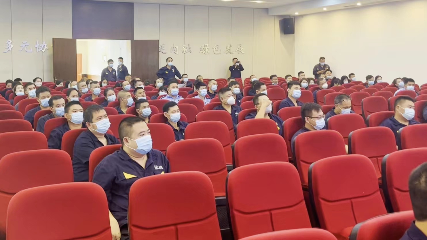 b46f81ea0403680a0fd9111edadd826.jpg b46f81ea0403680a0fd9111edadd826.jpg